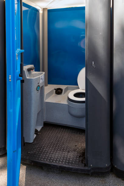 Portable Toilet Options We Offer in Live Oak, TX
